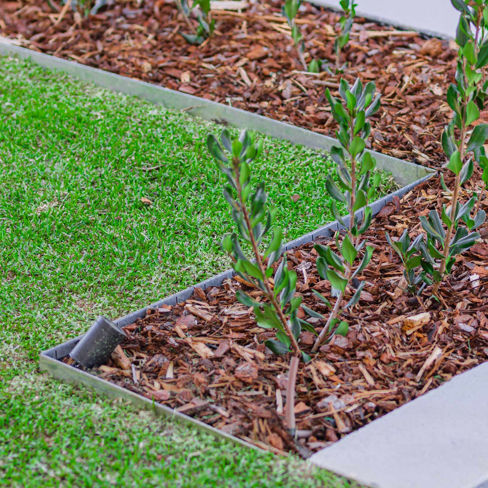 Premanufactured Corners – Formline Landscape Edging
